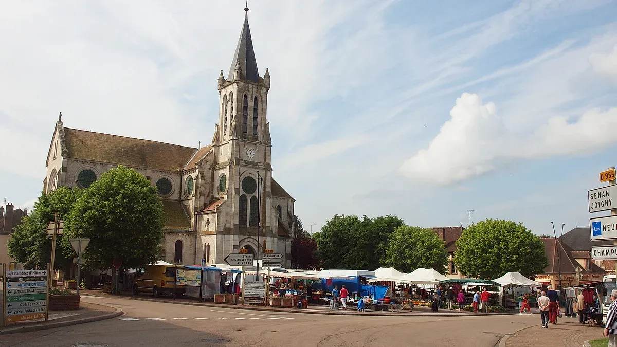 Piscine d'Aillant-sur-Tholon