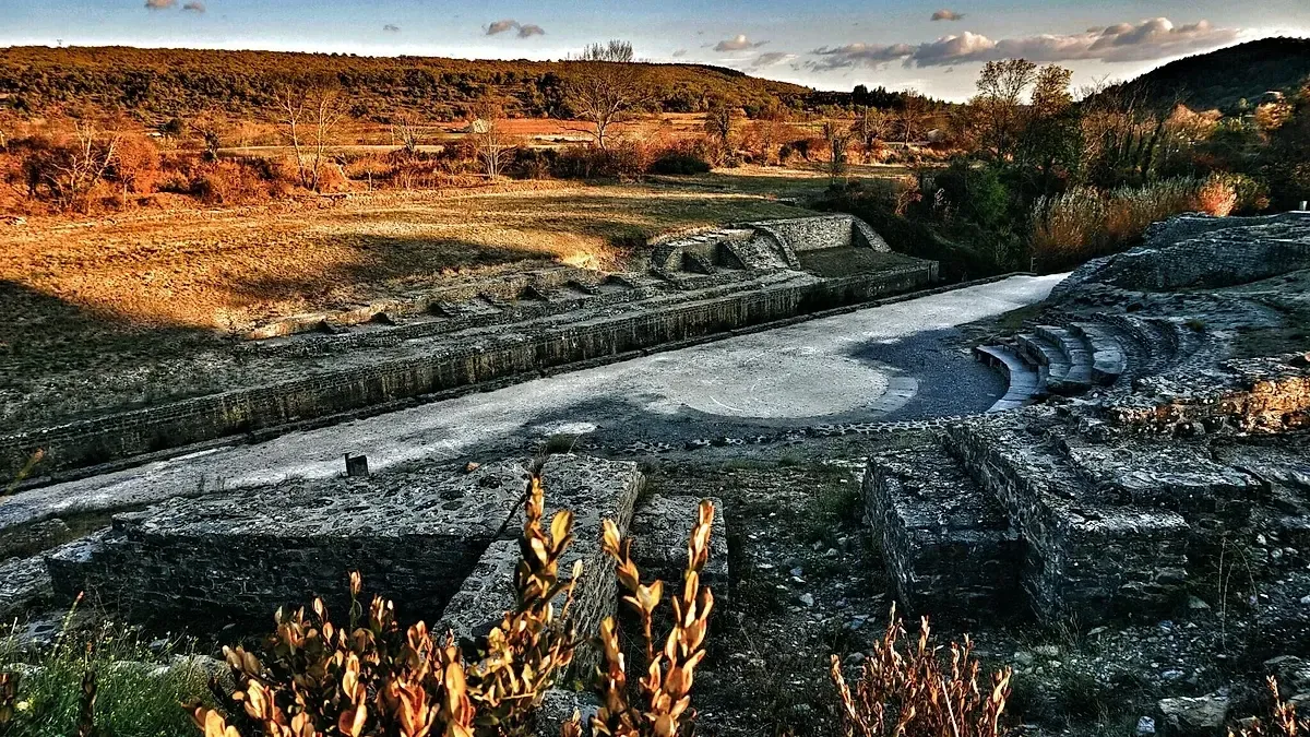 Piscine d'Alba-la-Romaine