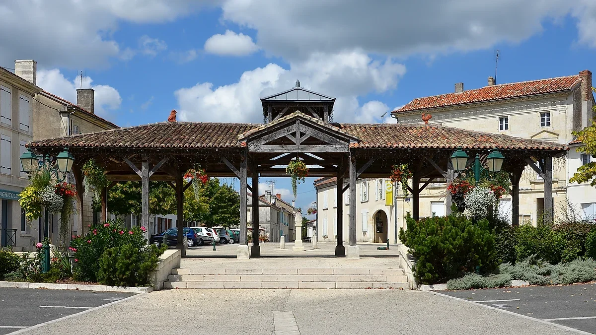 Piscine a Baignes Sainte Radegonde