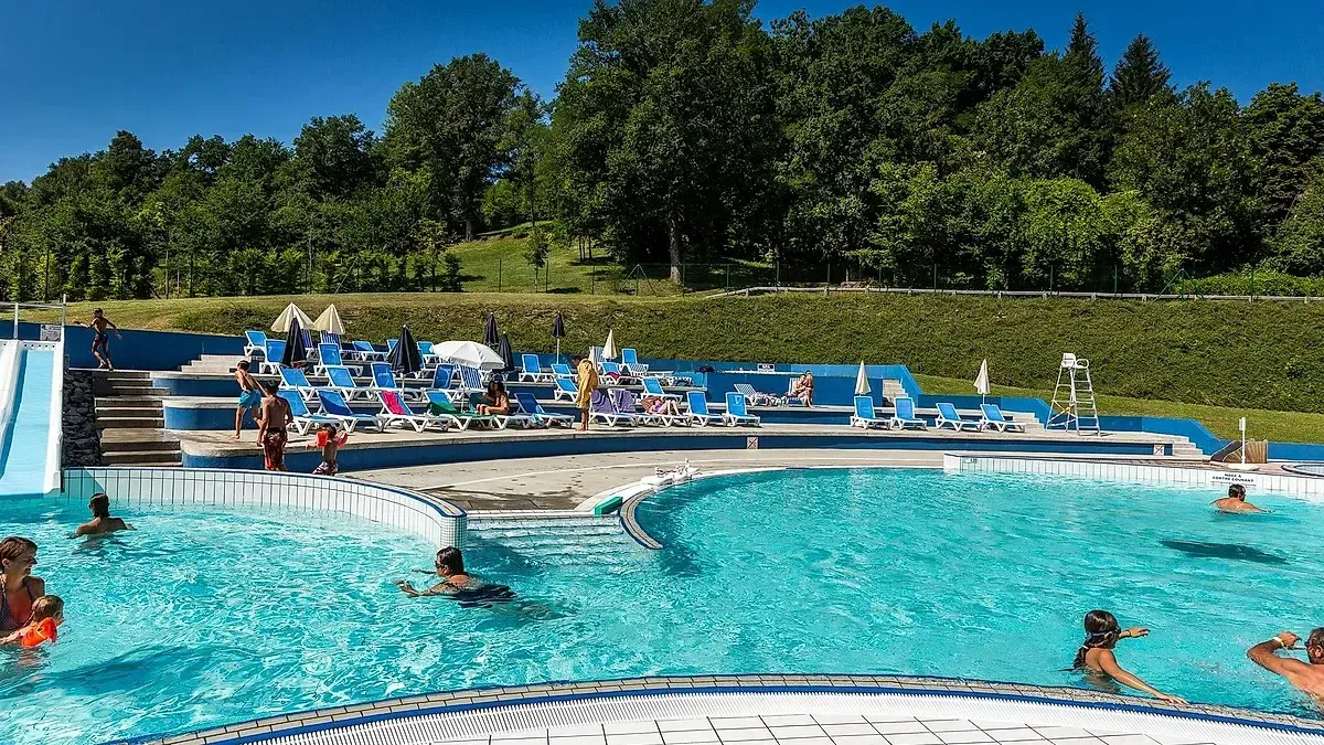 Piscine d'ete Les Aubazines