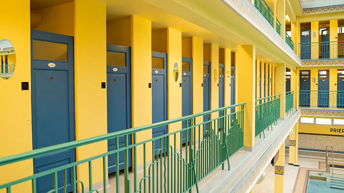 Piscine des Louvrais