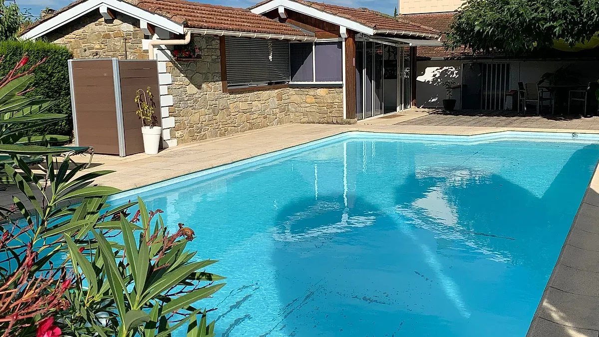 Piscine de Laroque-d'Olmes