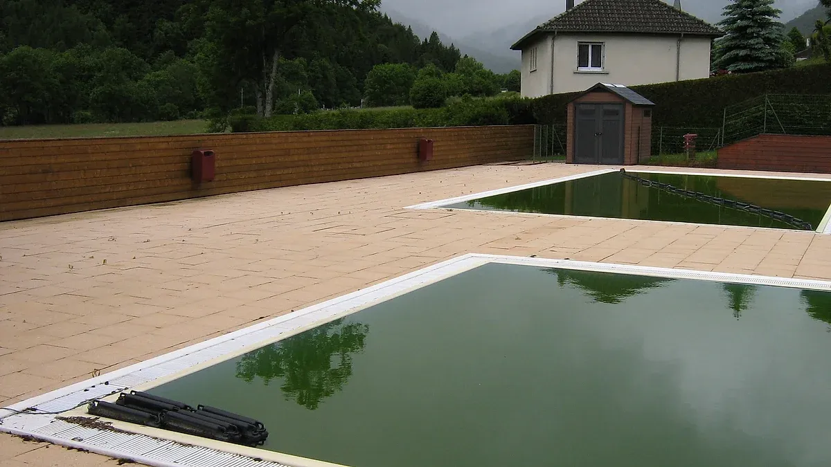 Piscine Municipale de Laveissiere