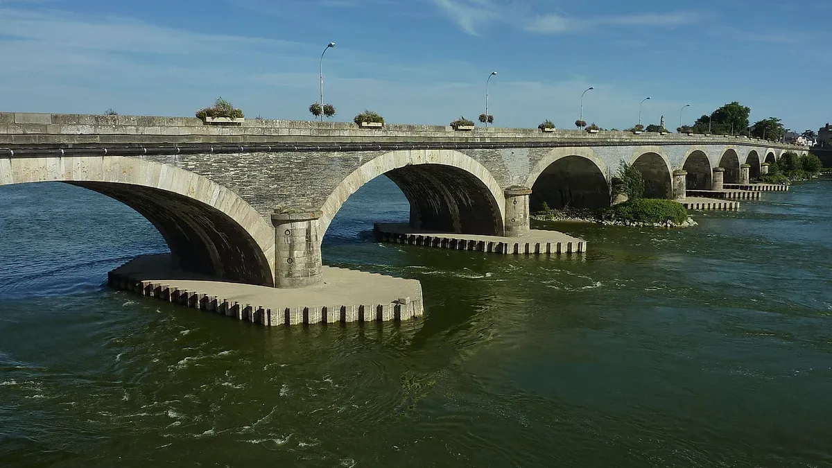 Piscine des Ponts-de-Ce