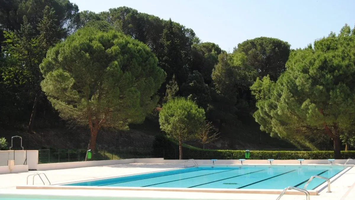 Piscine Communale de Montreal