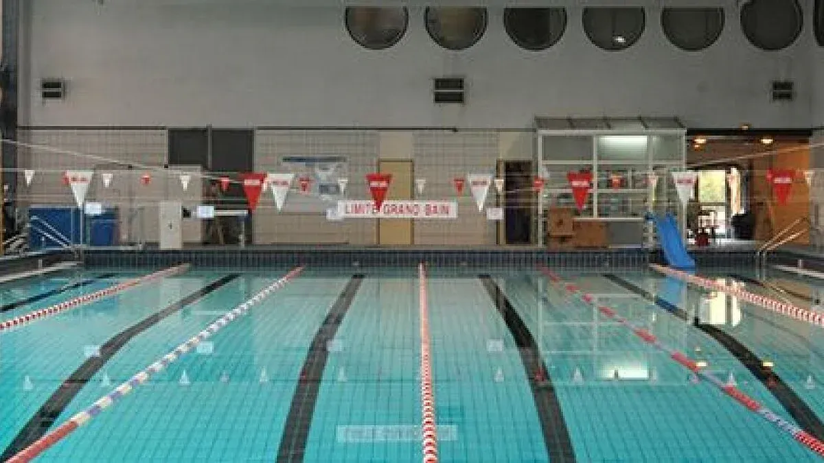 Piscine de la Cour des Lions