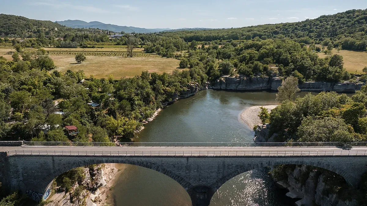 Piscine de Pont-de-Labeaume