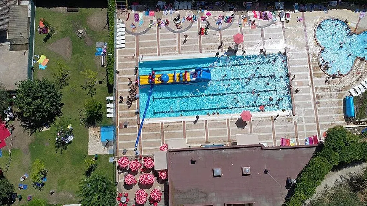 Piscine de Saint-Andre-de-la-Roche