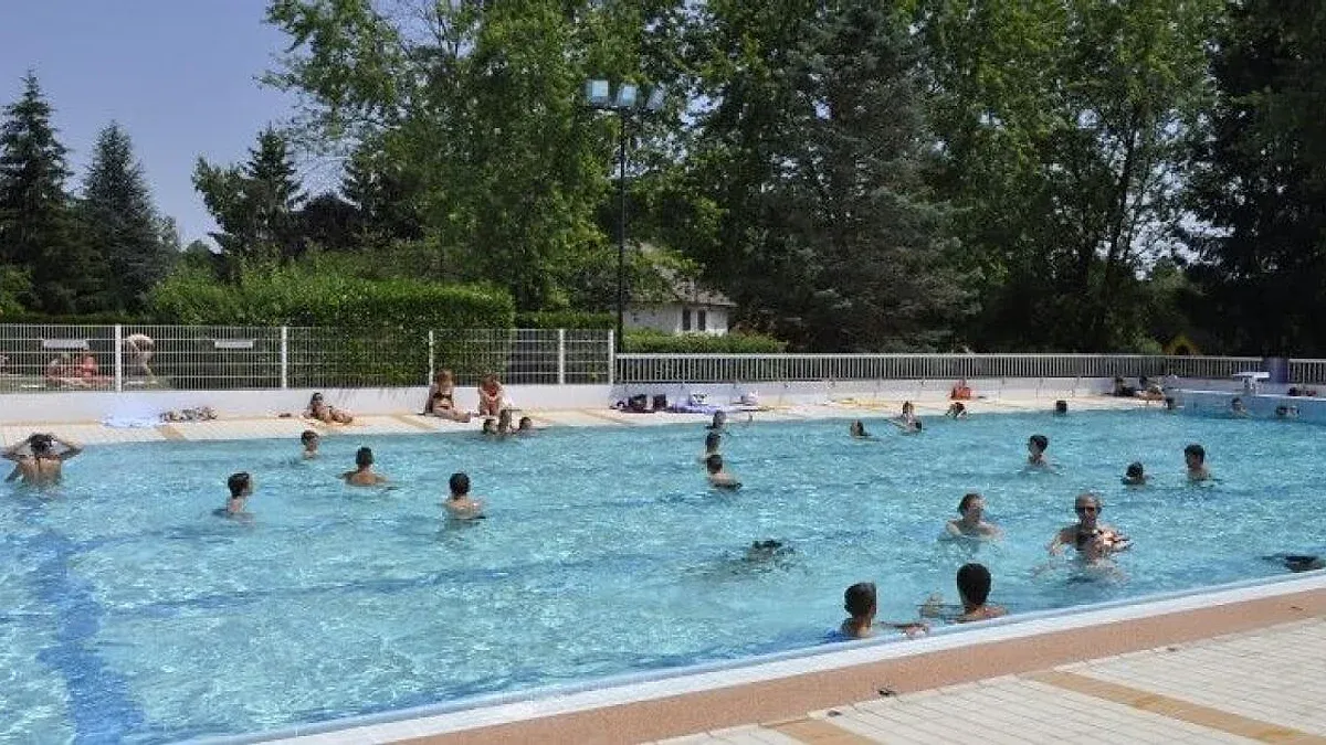 Piscine de Saint-Germain-des-Fosses
