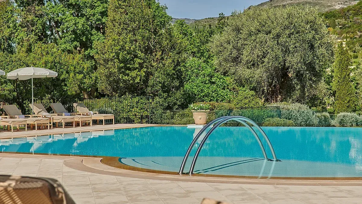 Piscine de Saint-Vincent-de-Barres