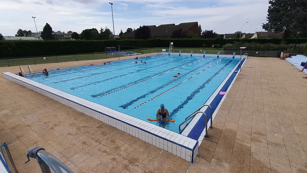 Piscine d'ete de Mehun-sur-Yevre