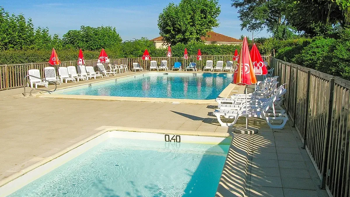 Piscine de Villefranche-du-Périgord
